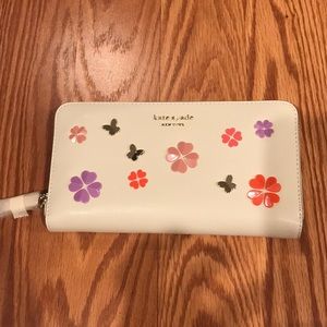 Kate Spade Clover Butterfly Wallet 🦋